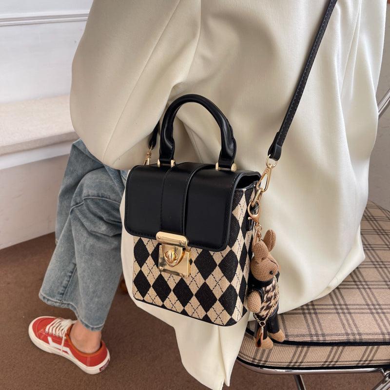 Academia Plush Carry Bag