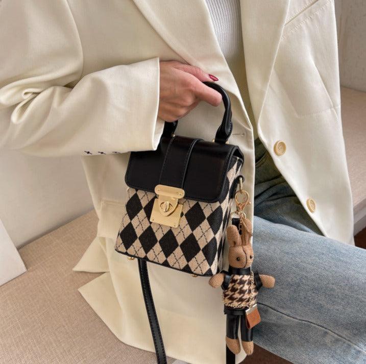 Academia Plush Carry Bag