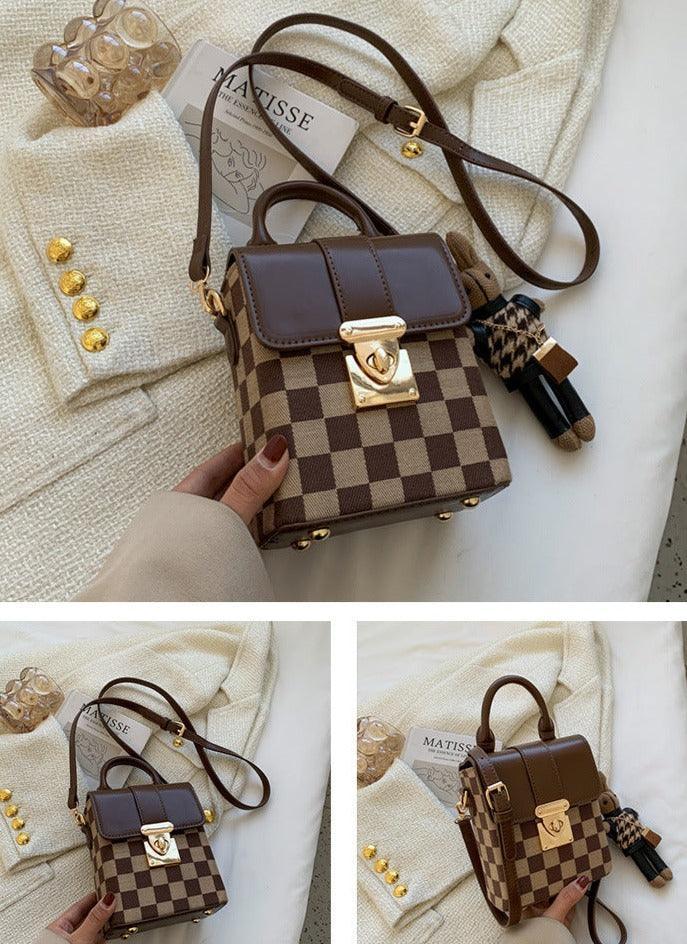 Academia Plush Carry Bag