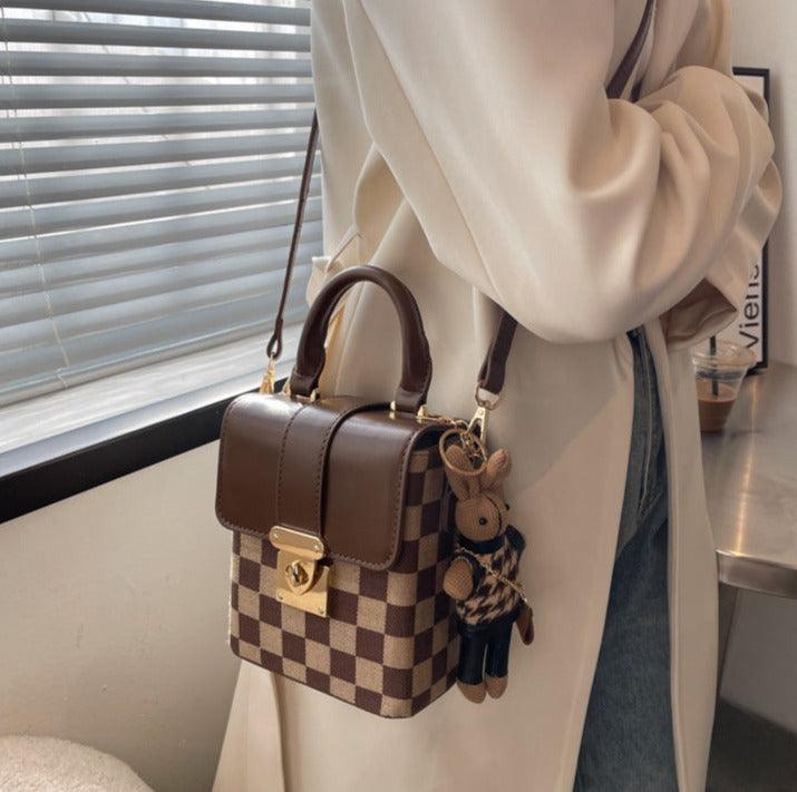 Academia Plush Carry Bag